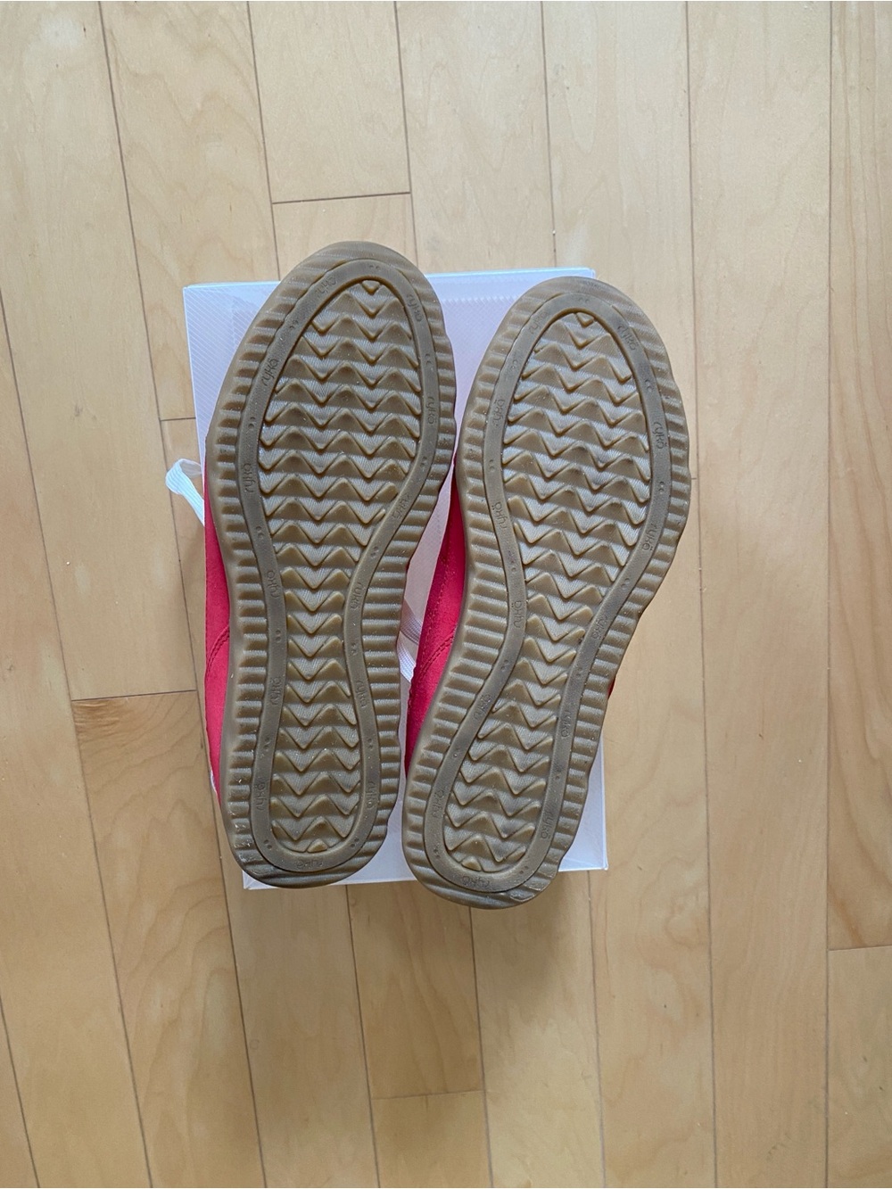 New Ryka Effortless Red Low-Top Women's Sneakers with Gum Outsole - Picture 10 of 10